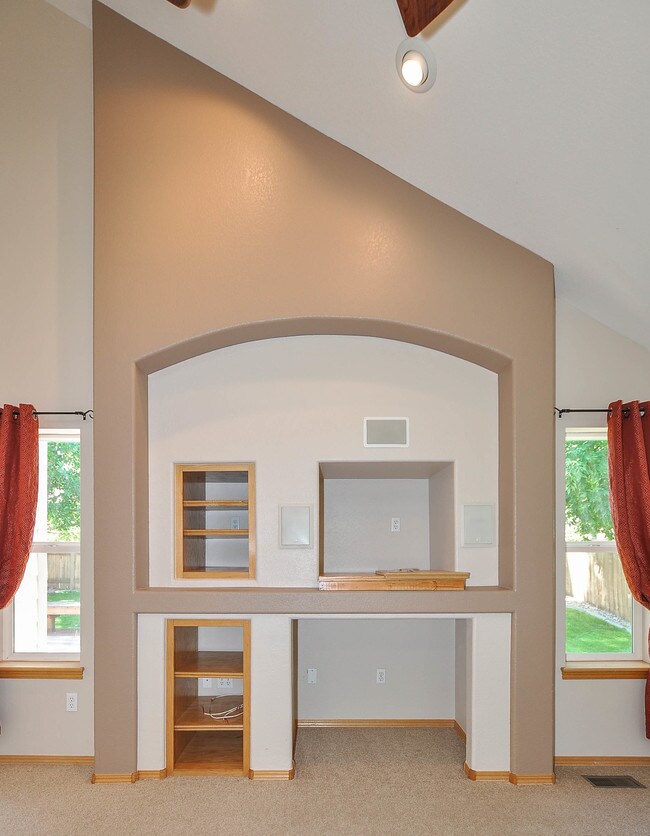 Building Photo - 3764 Foothills Dr