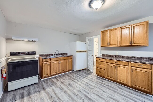 Foto del edificio - 568 N Farrington St