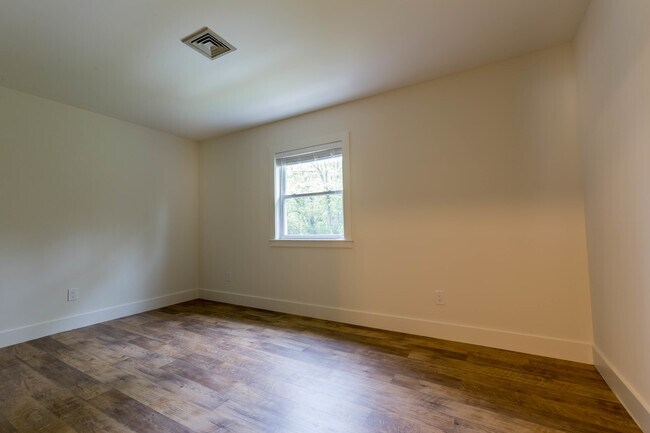 Building Photo - 22 Spring Creek Dr