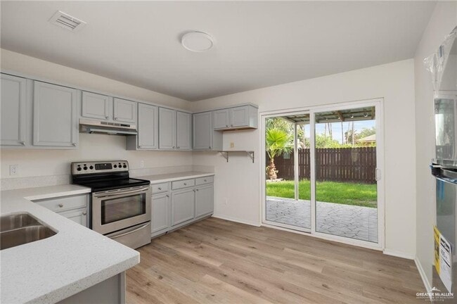 Building Photo - 12 San Esteban St