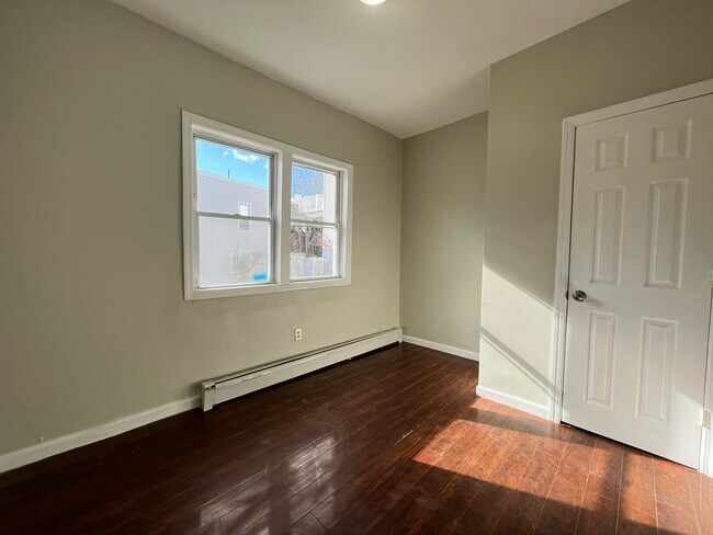 Building Photo - 46 2nd Ave