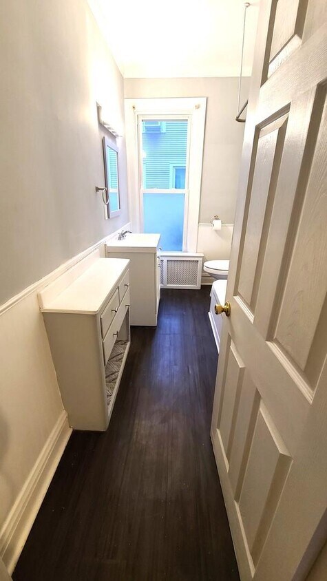 Foto del edificio - 404 Gillett Ave