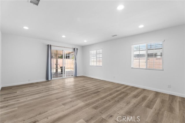 Foto del edificio - 8691 Davmor Ave