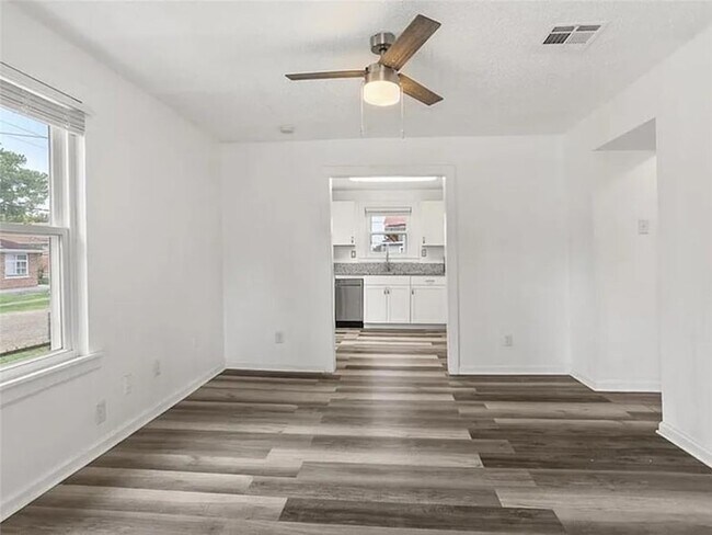 Foto del edificio - 8917 Apricot St