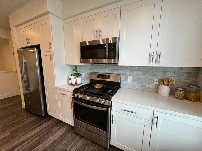 Building Photo - 3bd/3ba Townhouse in San Jose - Coming  Soon!