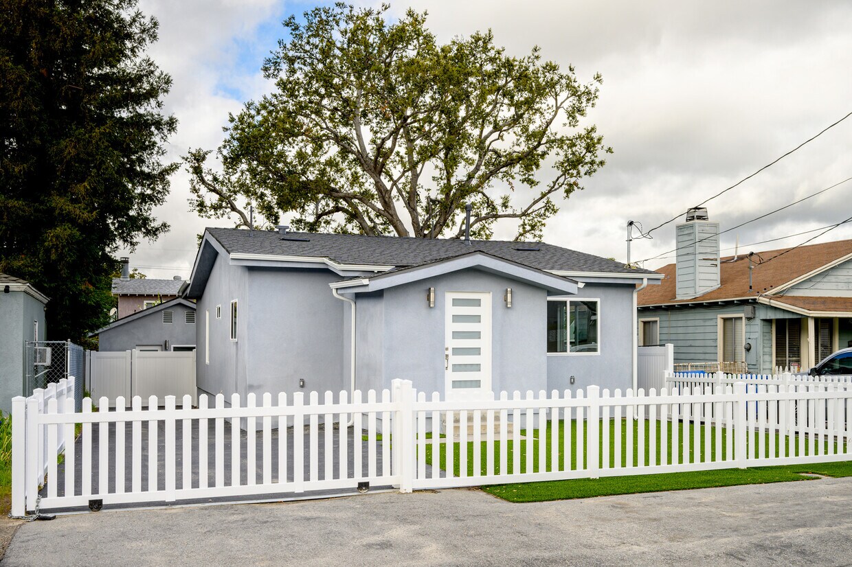 10333 Scoville Ave, Sunland, CA 91040 House Rental in Sunland, CA