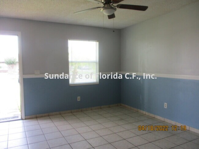 Foto del edificio - Close to Shopping and Major Roads
