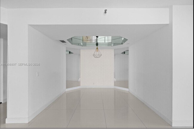 Foto del edificio - 3610 Yacht Club Dr