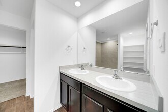 Building Photo - 21234 Riverdew Dr