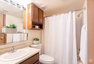 2BR, 2BA - 908 SF - Whispering Pines