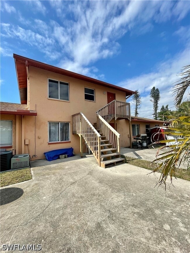 Foto del edificio - 18245 Louise Dr