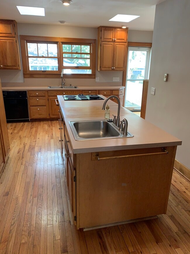 Building Photo - 4734 Hinesley Ave