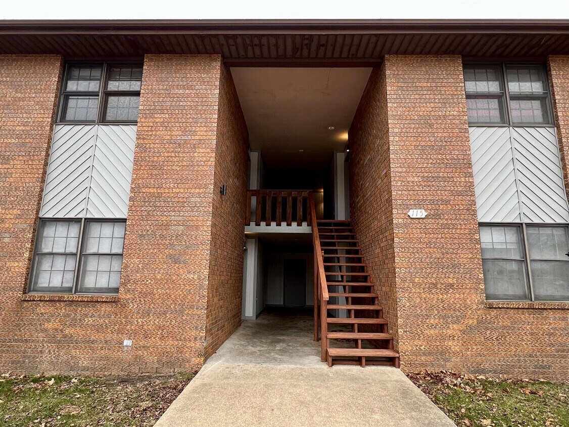 115 Holly Dr Unit 1, Saint Robert, MO 65584 Room for Rent in Saint