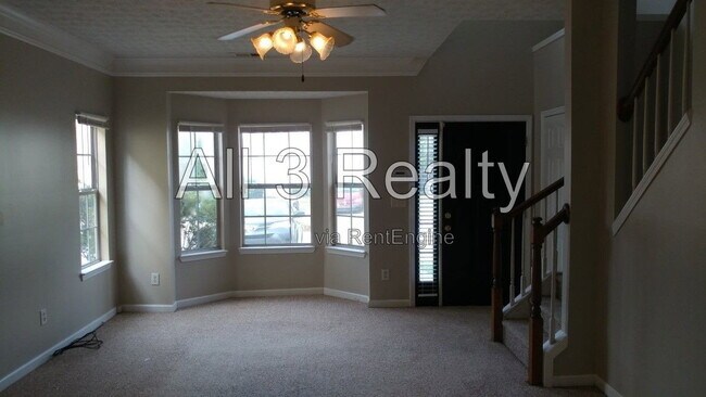 Building Photo - 5670 Hampton Ct