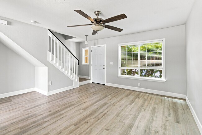 Building Photo - 1365 Carey Glen Cir