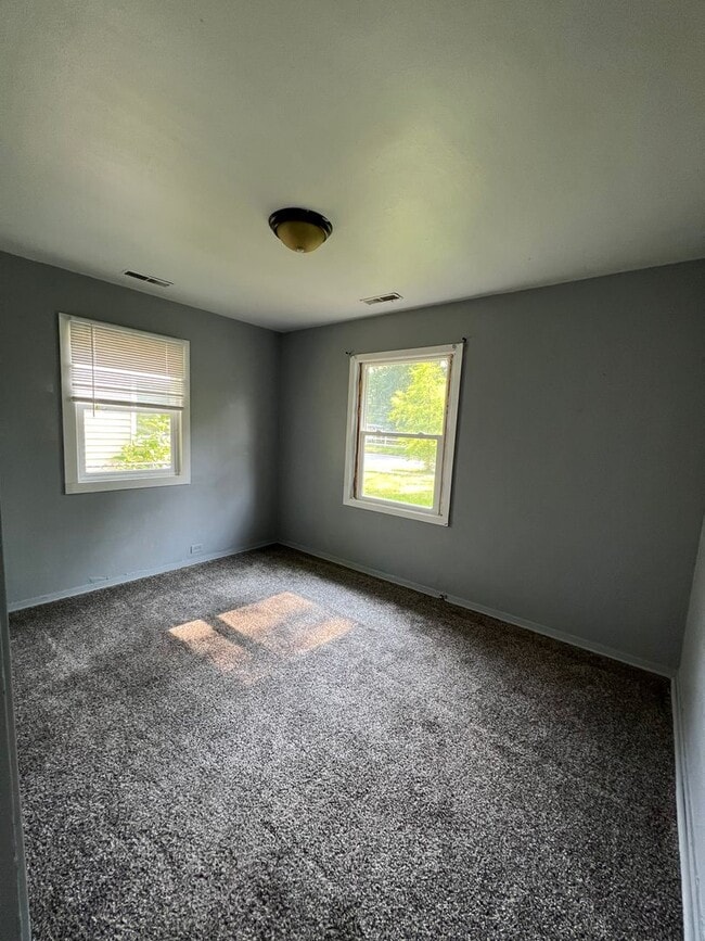 Building Photo - Charming 2-Bedroom, 1-Bathroom Home – $895/Month | Accepting Section 8