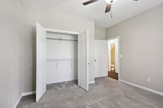 Building Photo - 4022 Edgecomb Dr