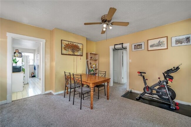 Foto del edificio - 2311 Sherbrook St