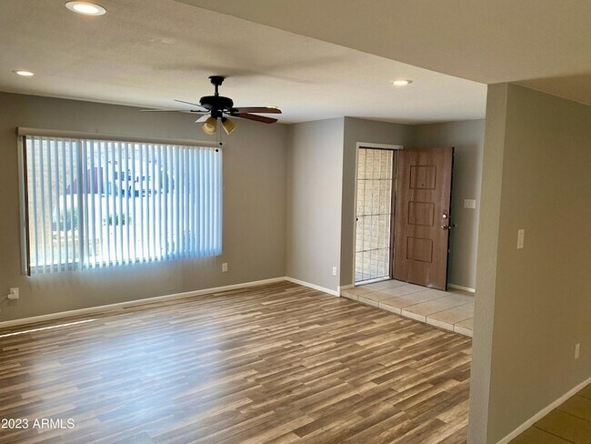 Foto del edificio - 5714 W Carol Ann Way