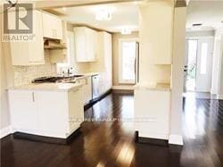 Building Photo - 557 The Kingsway