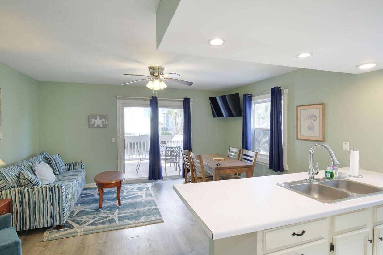 Primary Photo - 608 Carolina Beach Ave S
