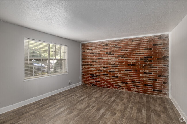 2BR 2BA 1000 SF: Living Room - Red Lion