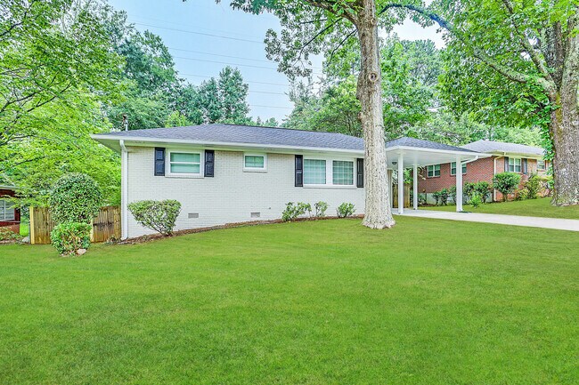 Building Photo - 2716 Lancaster Dr