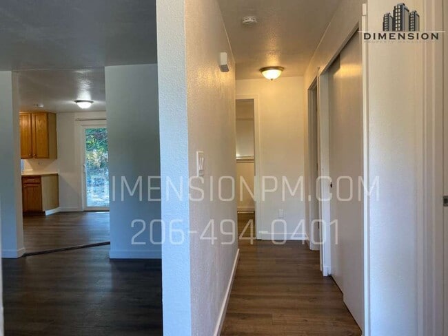 Building Photo - FC 1726-1728 112th Tacoma