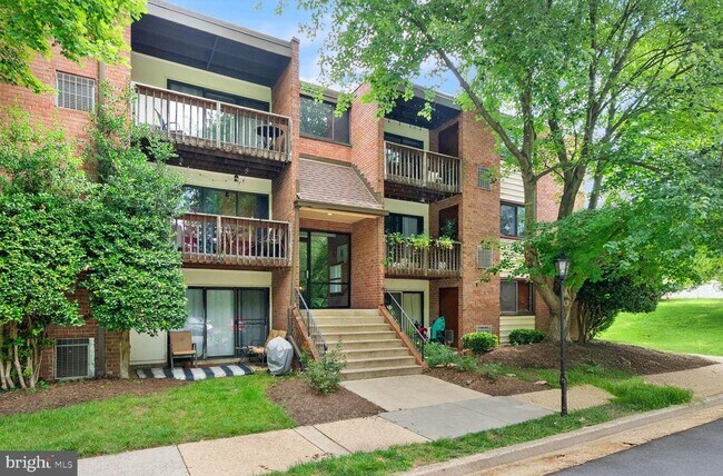 Foto del edificio - 10720 West Dr