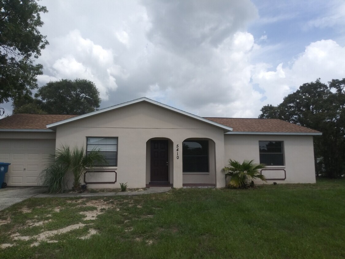 Foto principal - 3 bedroom 2 bathroom Pool House price redu...