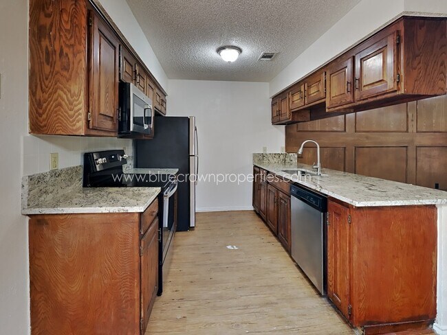 Foto del edificio - 10 Shady Valley Ct