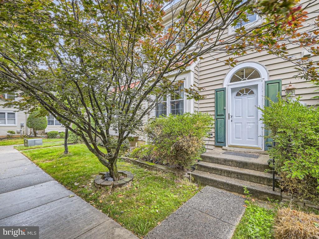 9 Lake Park Ct, Germantown, MD 20874 Townhouse for Rent in Germantown