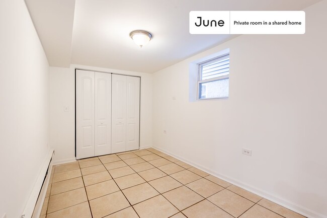 Foto del edificio - Room in Shared 3 bed/1 bath home
