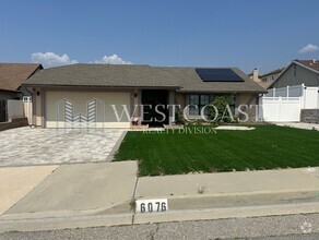 Building Photo - 6076 N Walnut Ave