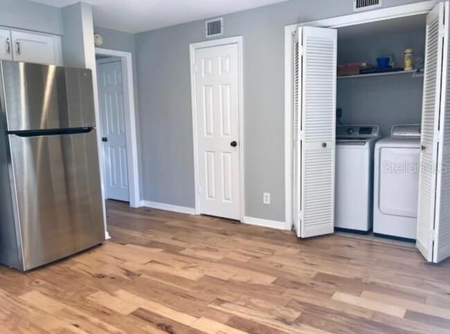 Building Photo - 607 S Glen Ave