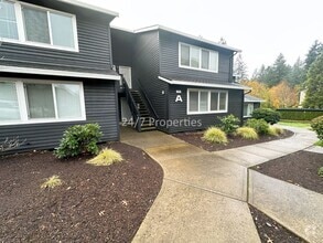 Building Photo - 9585 SW 146th Terrace