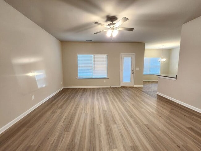 Building Photo - 1531 Persimmon Trce