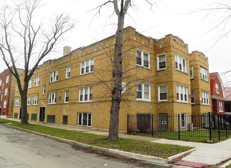 Primary Photo - 7656-7658 S Aberdeen St