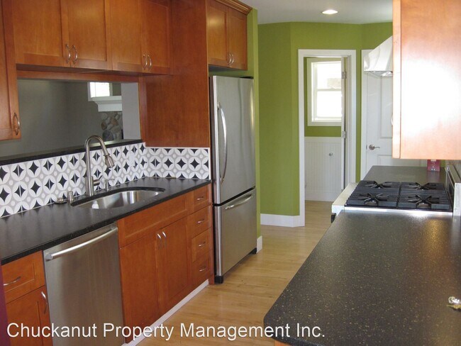 Building Photo - 3 br, 2.5 bath House - 2705 W. Maryland St.