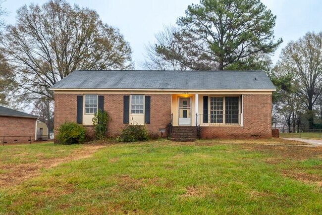 Foto del edificio - Newly Renovated 3-Bedroom Ranch with Spacious Yard!