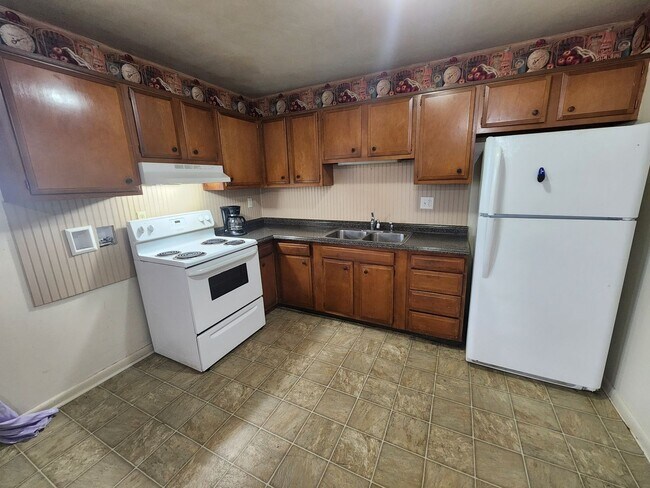 Building Photo - 6233 Mountain View Dr