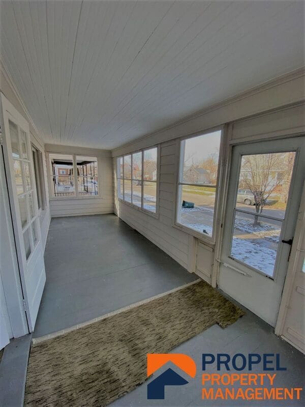 Building Photo - 764 Spencer St