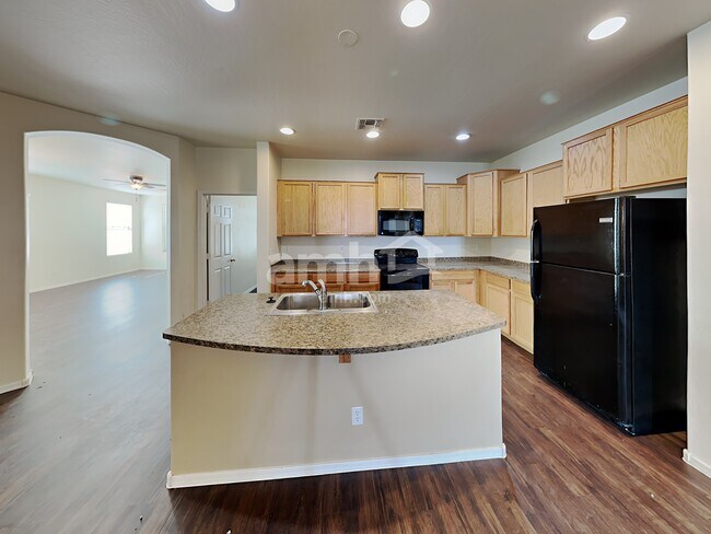 Building Photo - 2363 E Omega Dr