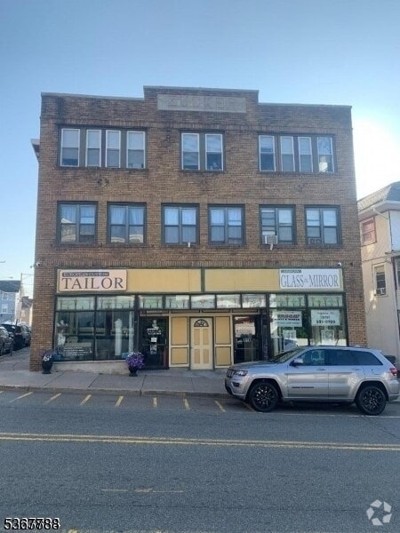 Building Photo - 317 Main St