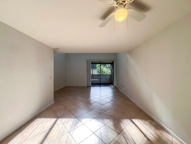 Foto del edificio - 605 SW 75th St