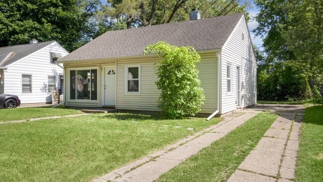 Building Photo - 10751 Albany St