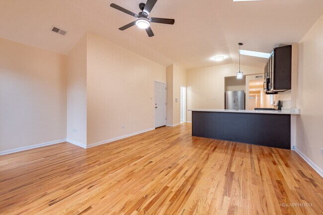 Foto del edificio - 2435 W Polk St