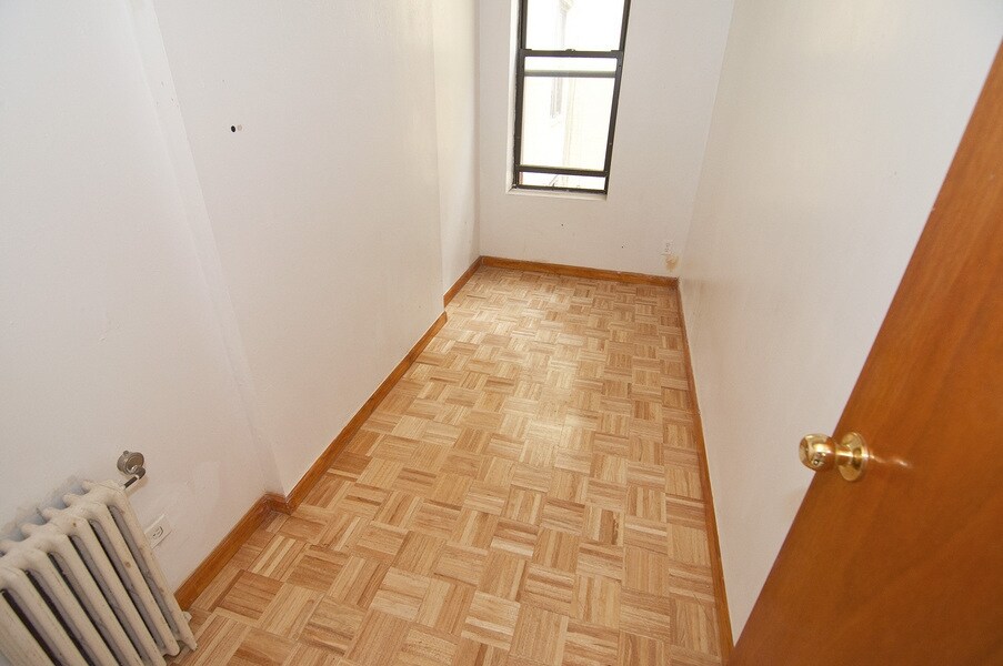 Bedroom - 27 Rutgers St