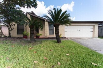 Building Photo - 16031 Windom Dr