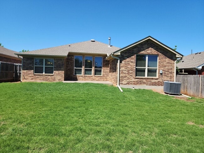 Photo - 2416 Arbor Dr House